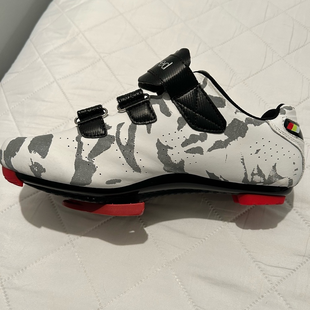 Cycling shoes